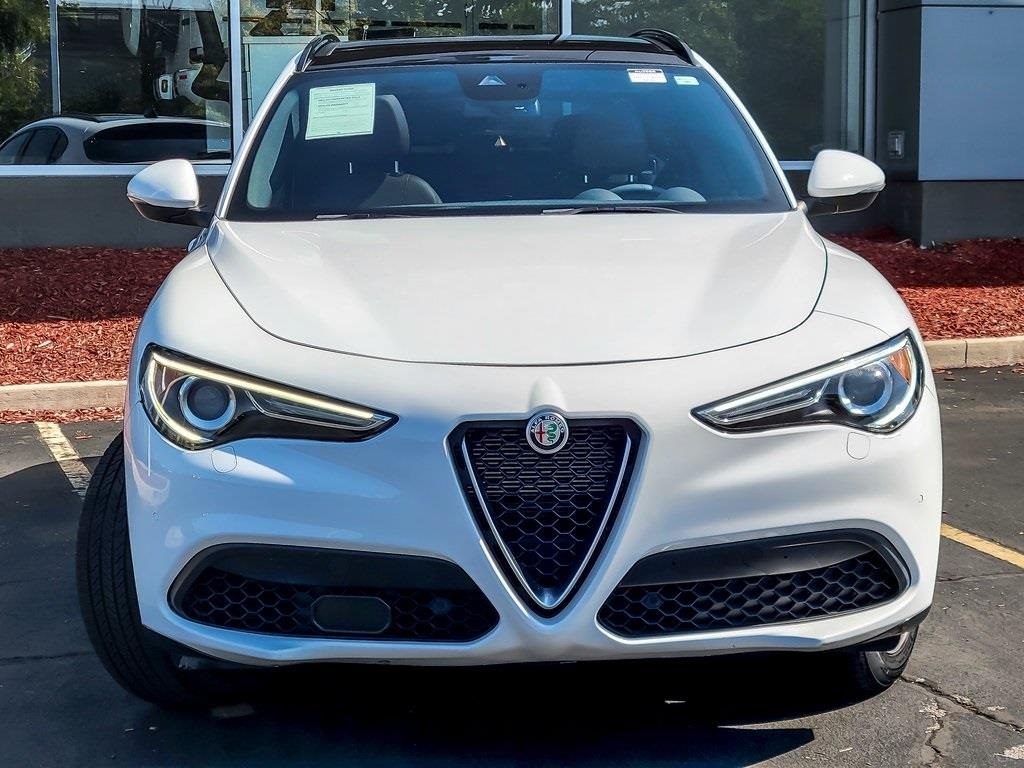 2022 Alfa Romeo Stelvio Ti photo 4