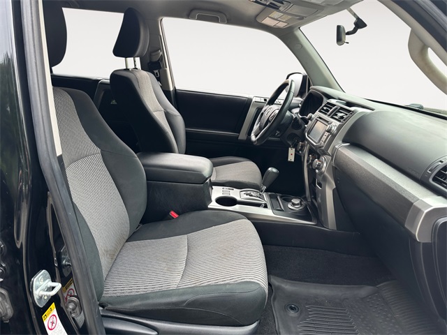 2018 Toyota 4Runner SR5 photo 15