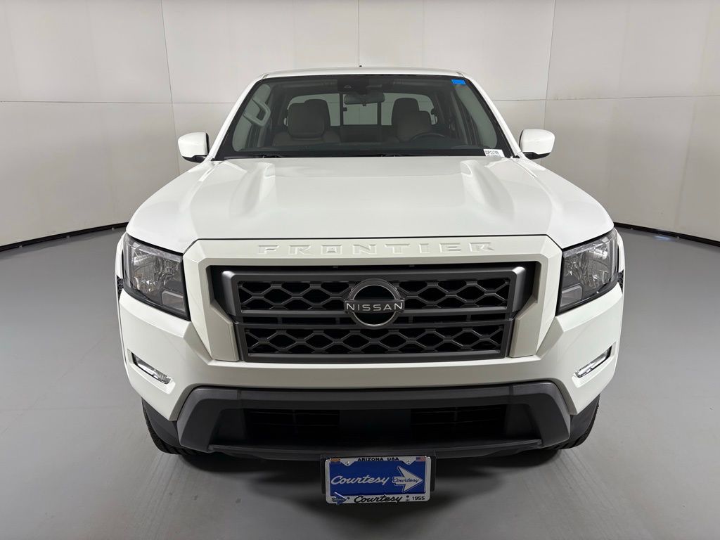 2022 Nissan Frontier SV photo 4