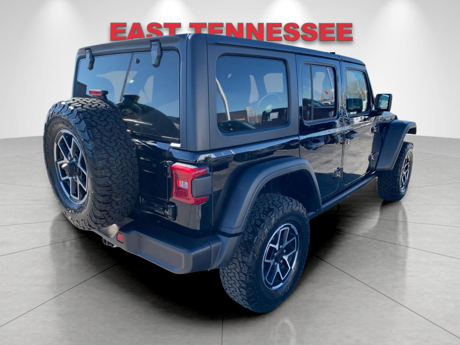 2025 Jeep Wrangler Rubicon photo 3