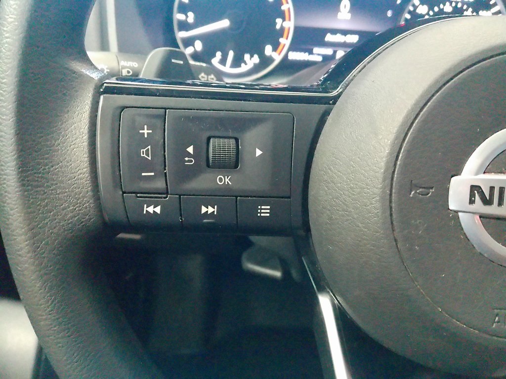 2021 Nissan Rogue SV photo 25