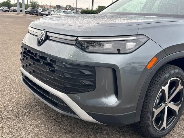 2025 Volkswagen Tiguan SE photo 8