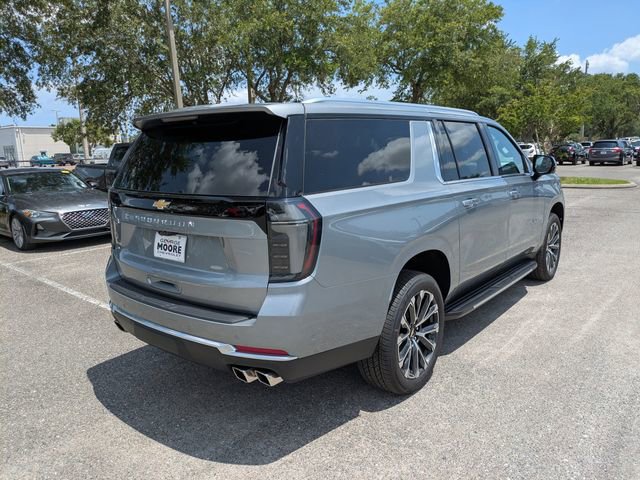 2025 Chevrolet Suburban High Country photo 4