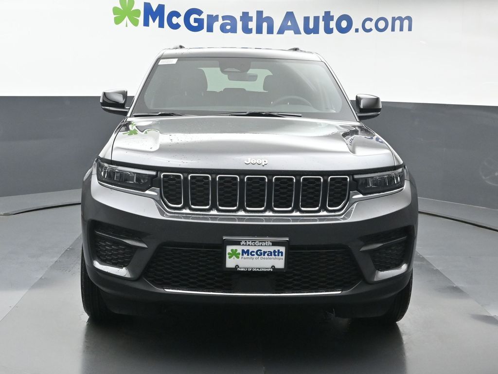 2025 Jeep Grand Cherokee Laredo X photo 2