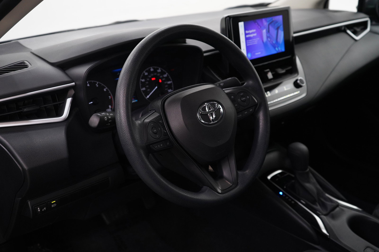 2024 Toyota Corolla LE photo 18
