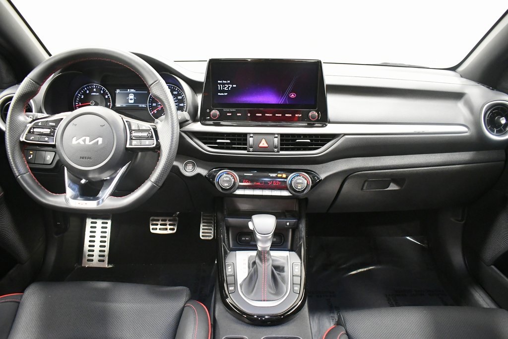 2023 Kia Forte GT photo 3