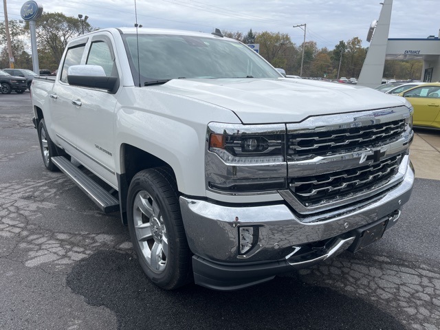 2017 Chevrolet Silverado 1500 LTZ photo 2