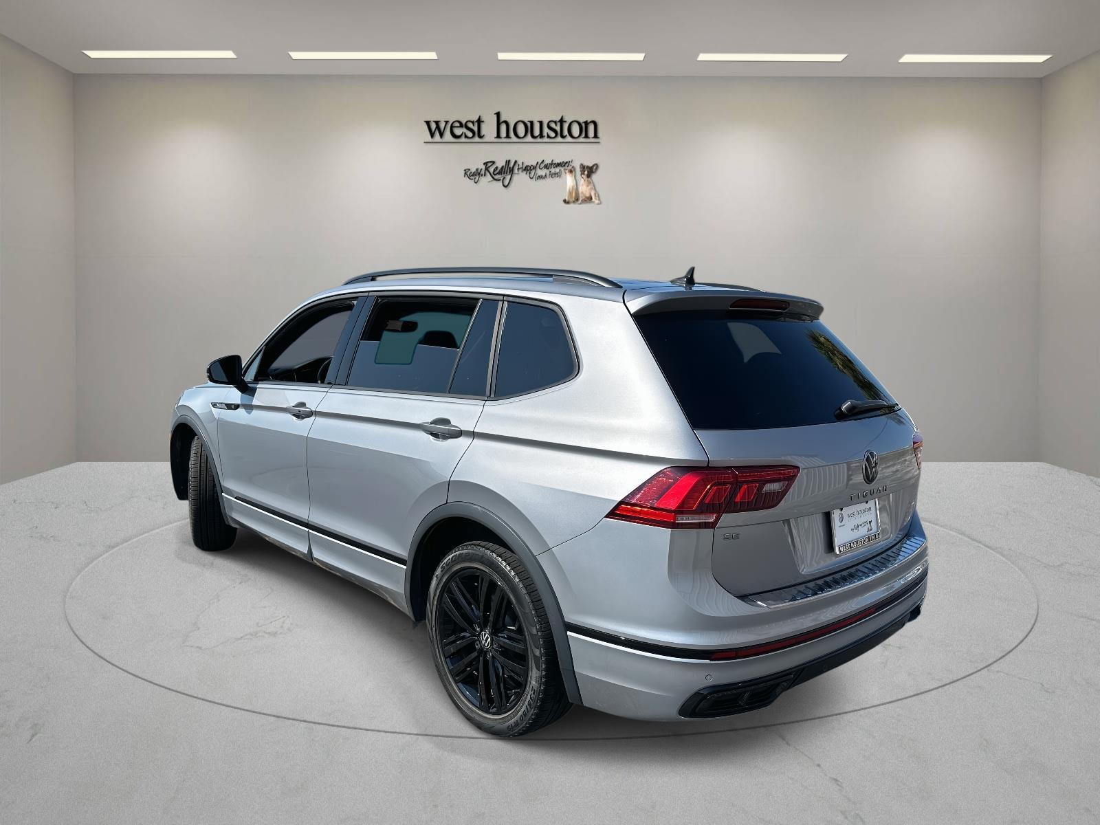2022 Volkswagen Tiguan SE R-Line Black photo 4