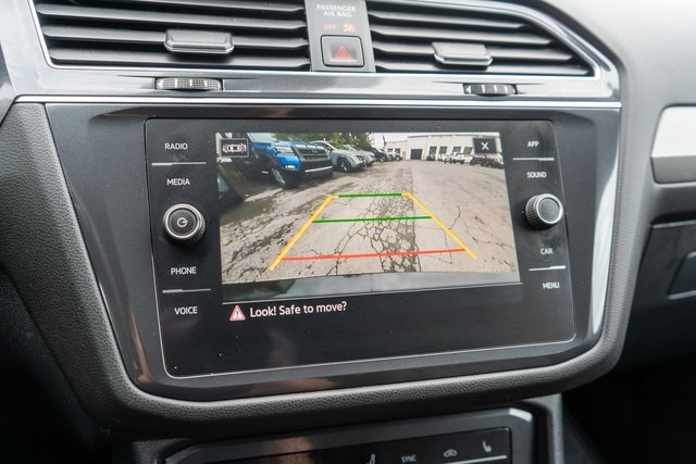 2022 Volkswagen Tiguan SE photo 19