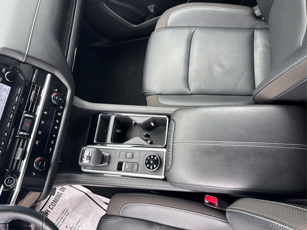 2022 Nissan Pathfinder SL photo 17