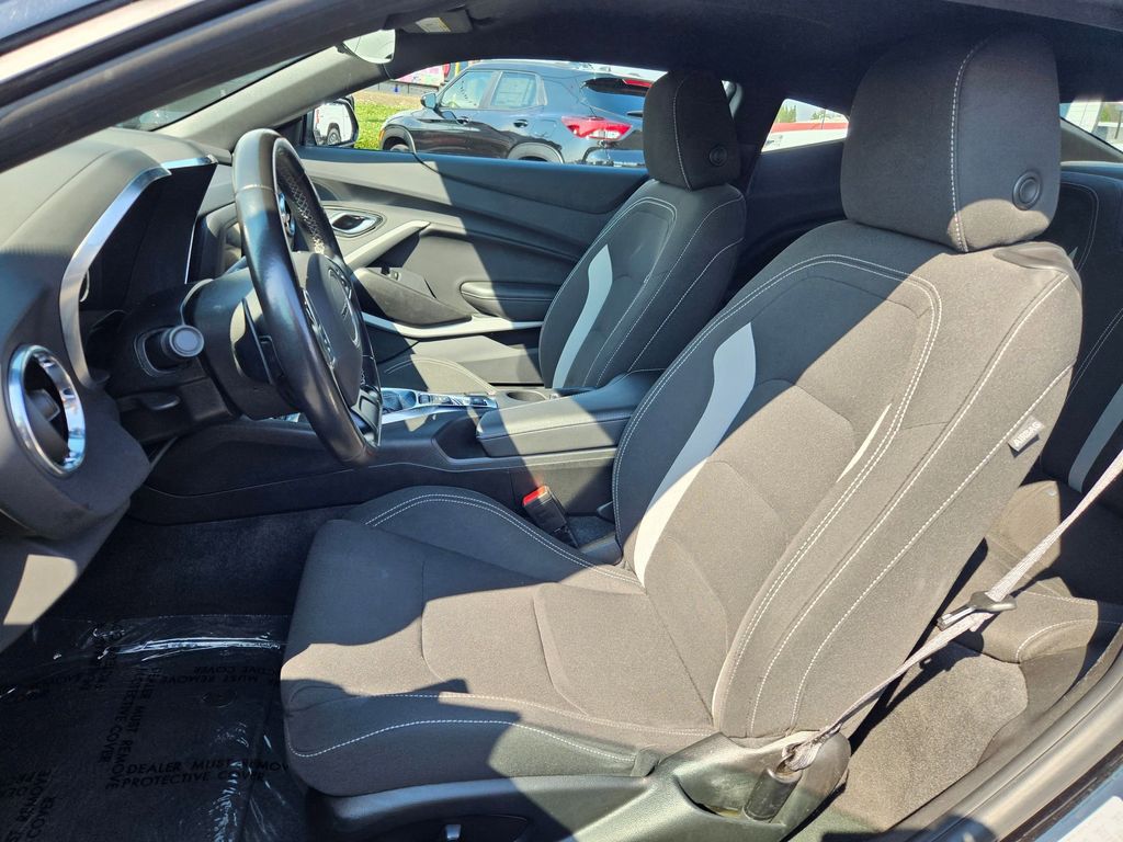 2023 Chevrolet Camaro 1LT photo 14