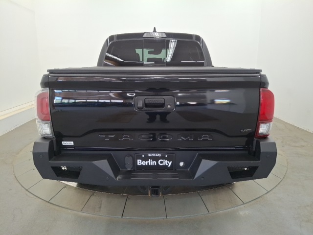 2022 Toyota Tacoma Limited photo 6
