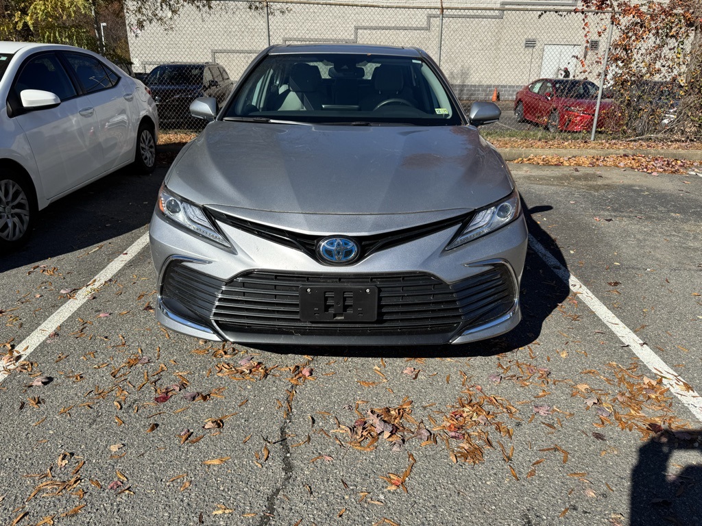 2024 Toyota Camry Hybrid XLE photo 2
