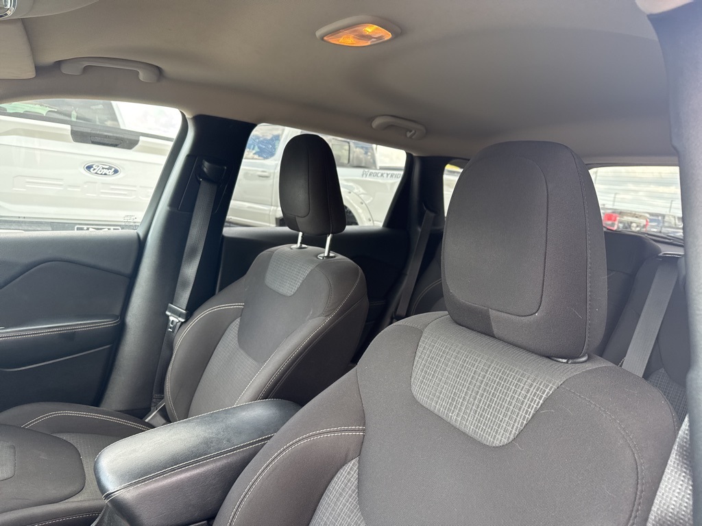 2015 Jeep Cherokee Latitude photo 3