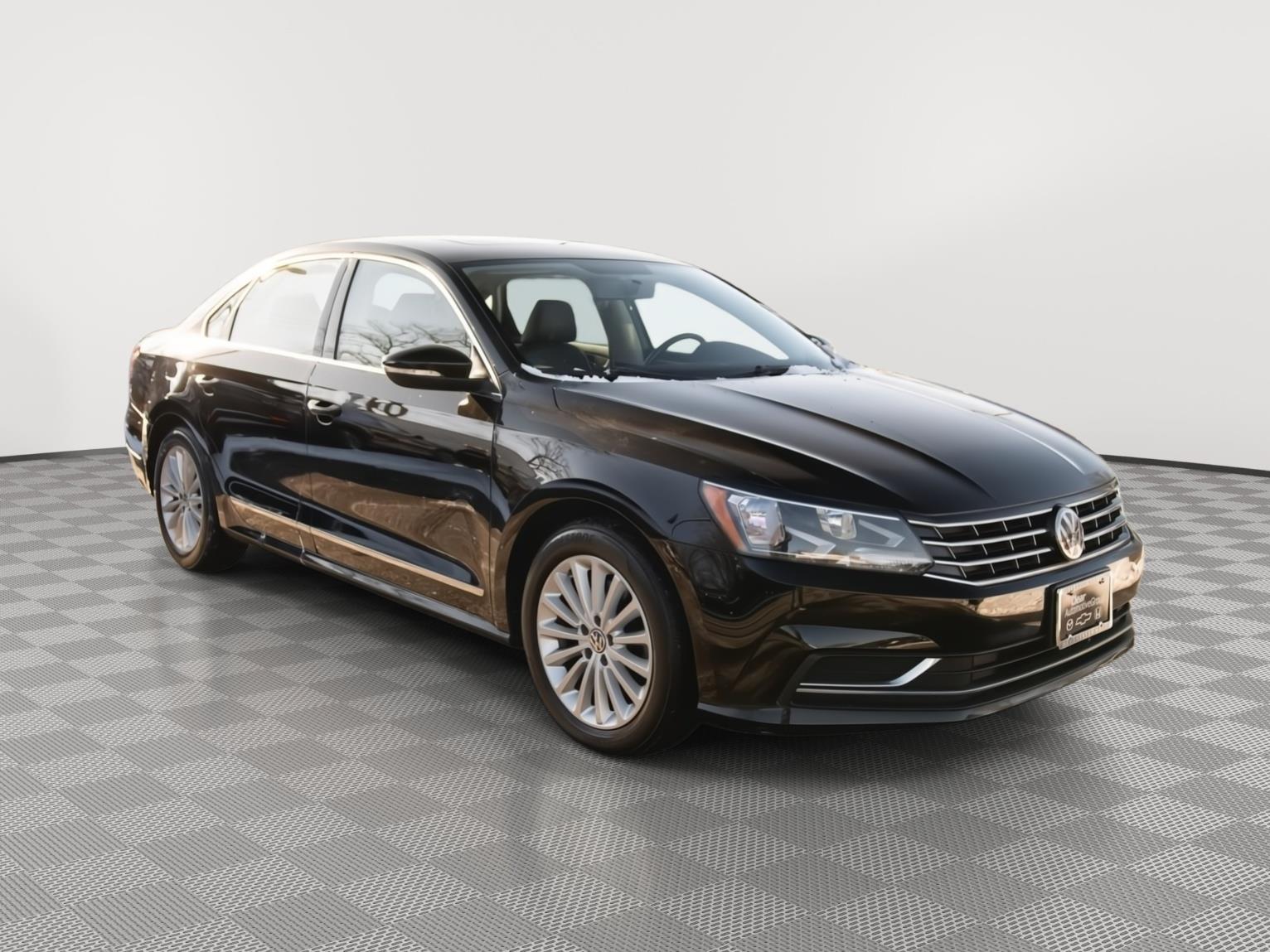 2016 Volkswagen Passat SE
