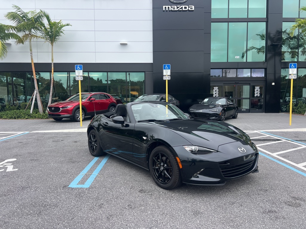 2020 Mazda MX-5 Miata Miata Sport photo 3