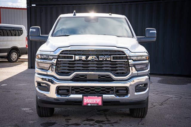 2025 Ram 2500 Tradesman photo 3