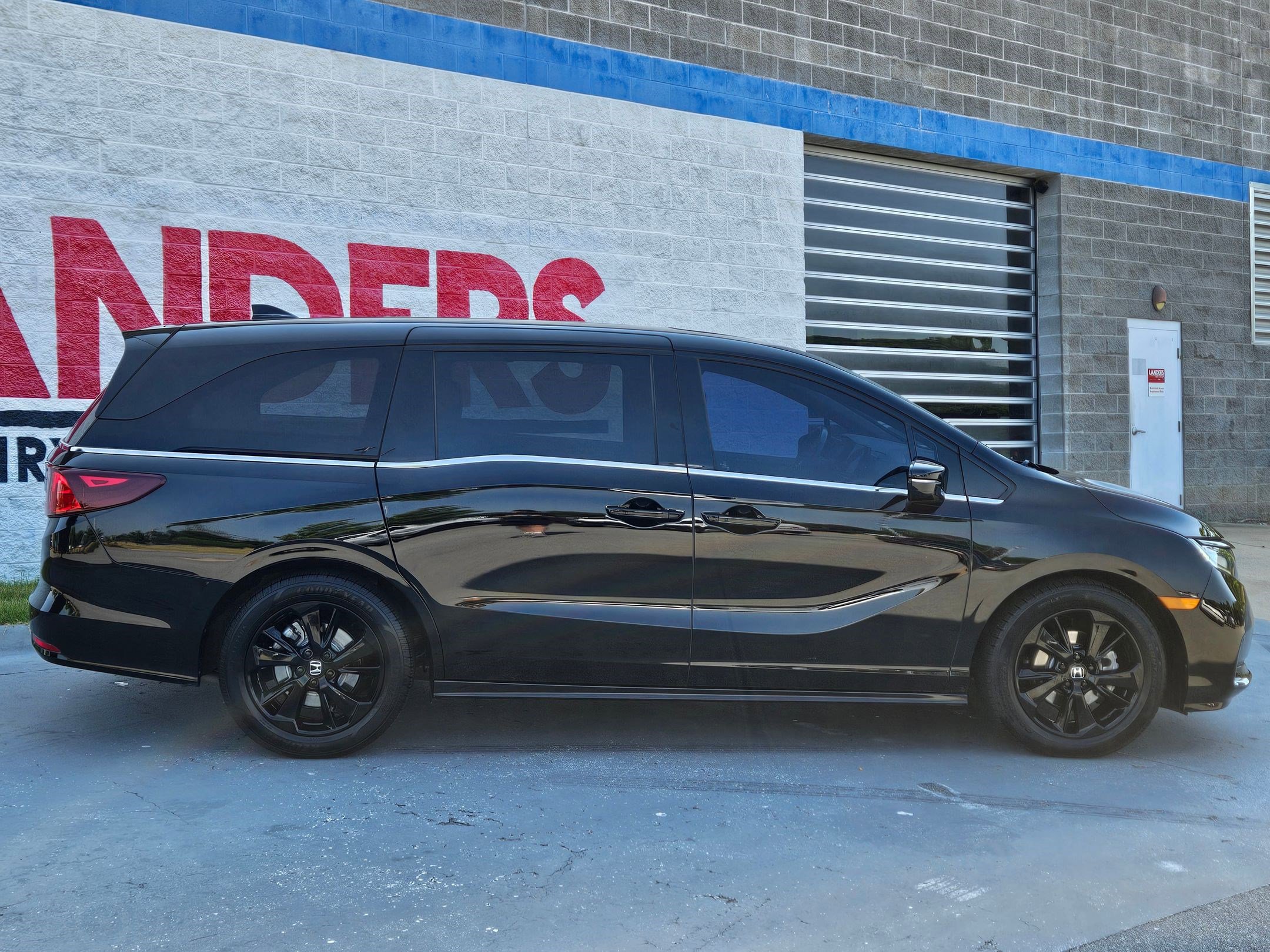 2023 Honda Odyssey Sport photo 8