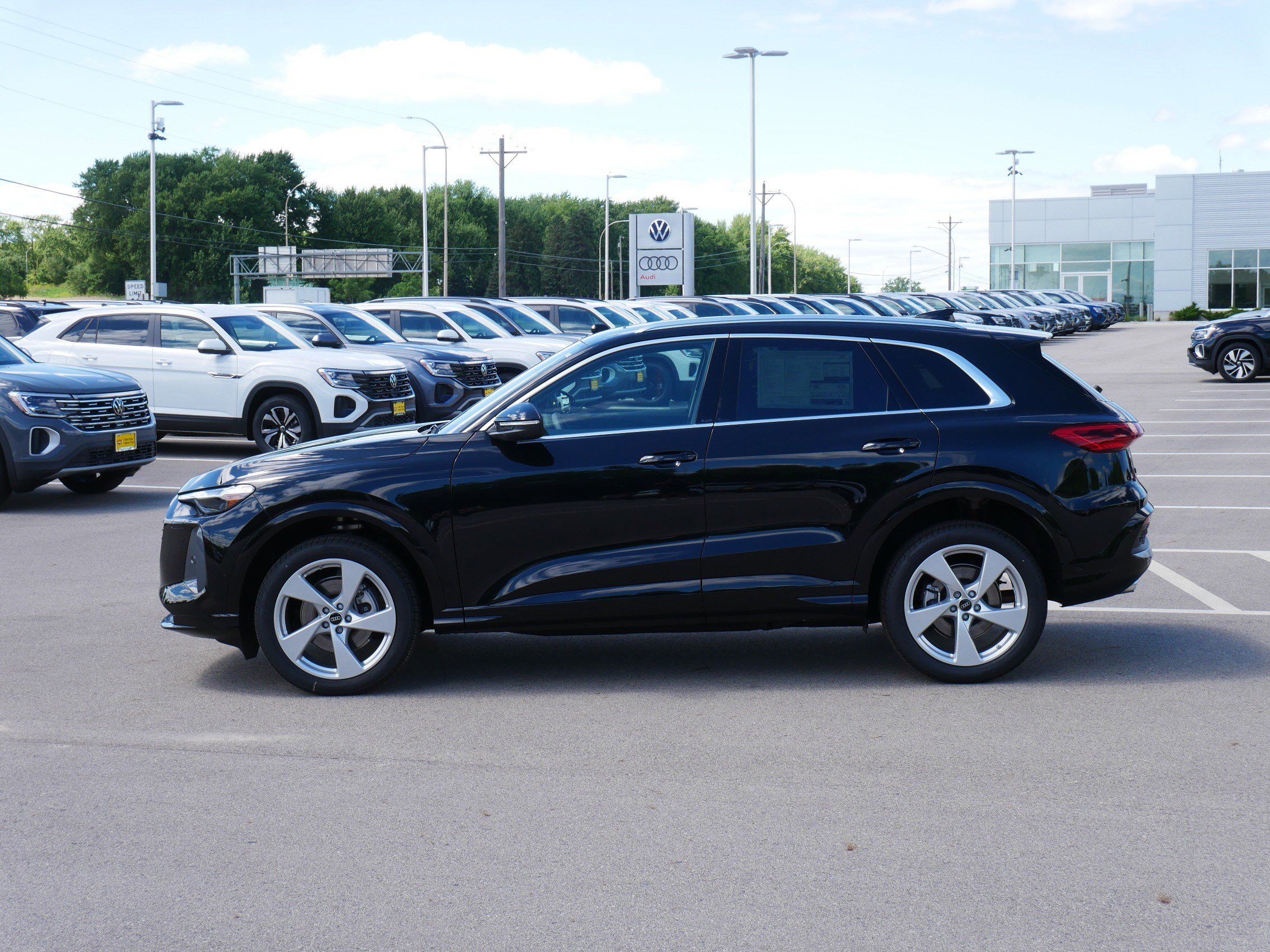 2025 Audi Q5 Premium Plus photo 3
