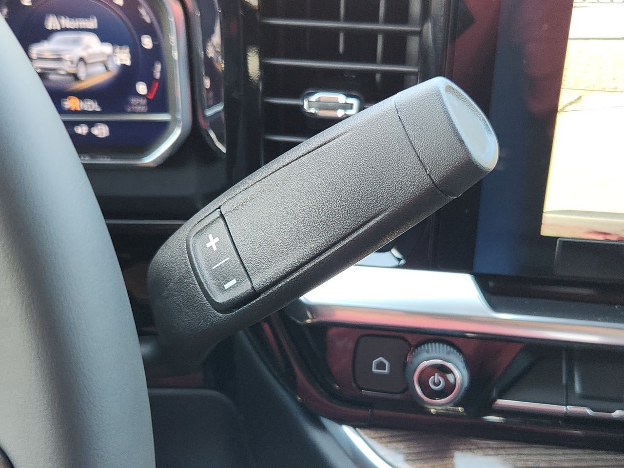 2025 Chevrolet Silverado 1500 LT photo 15
