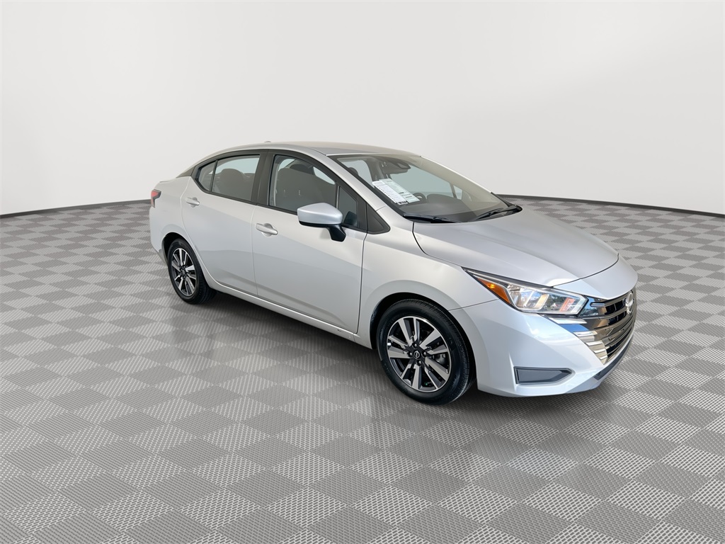 2023 Nissan Versa 1.6 SV photo 2