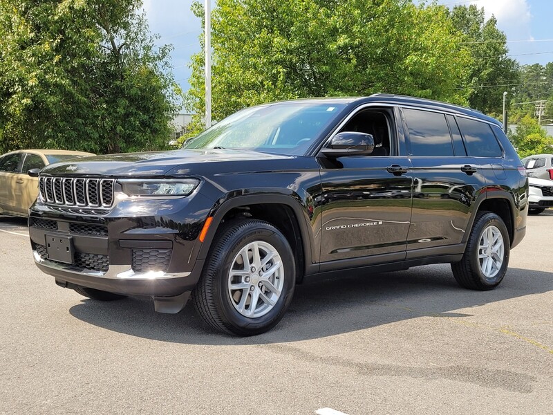 2023 Jeep Grand Cherokee Laredo photo 4