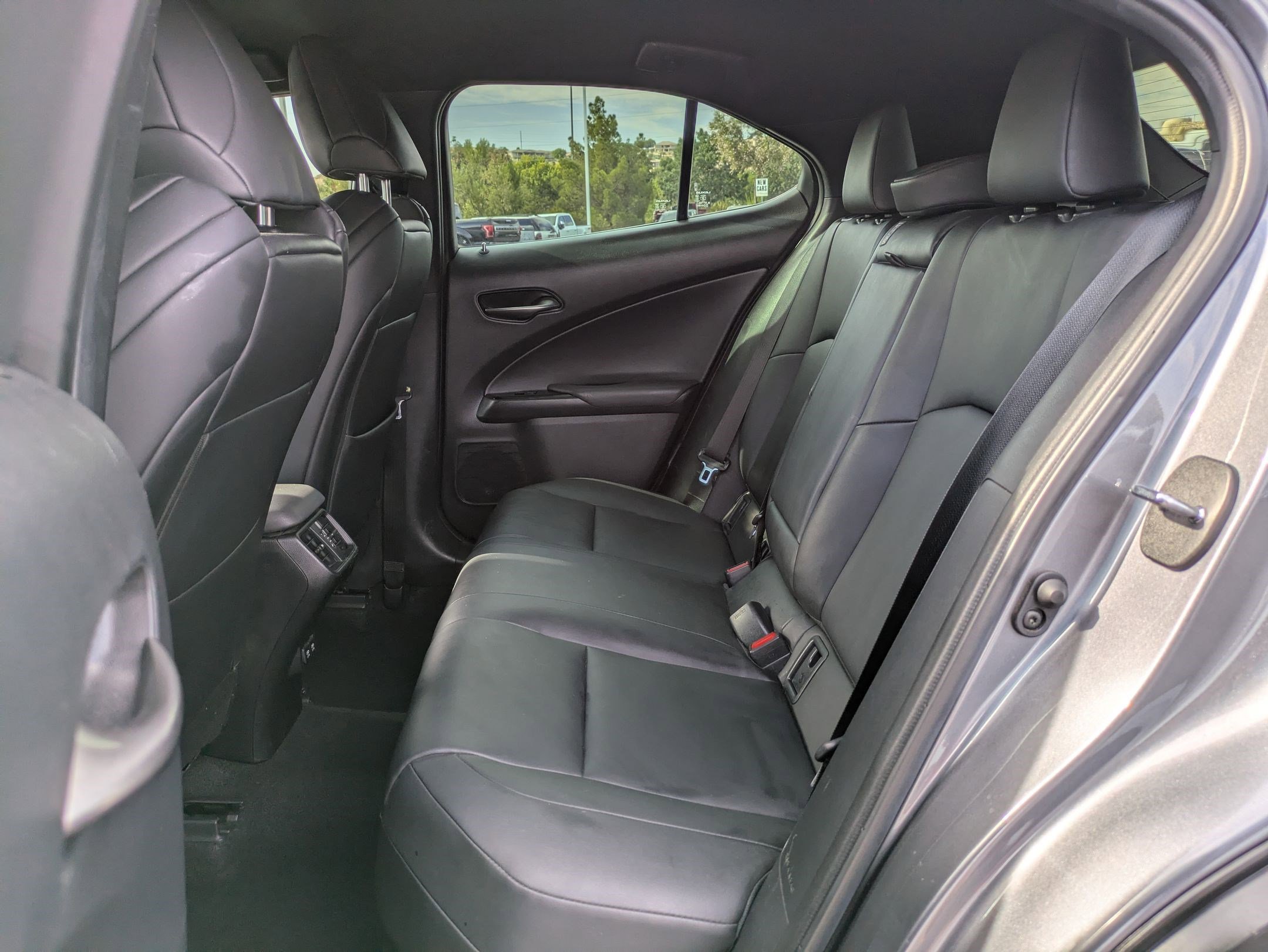 2020 Lexus UX 200 F SPORT photo 25