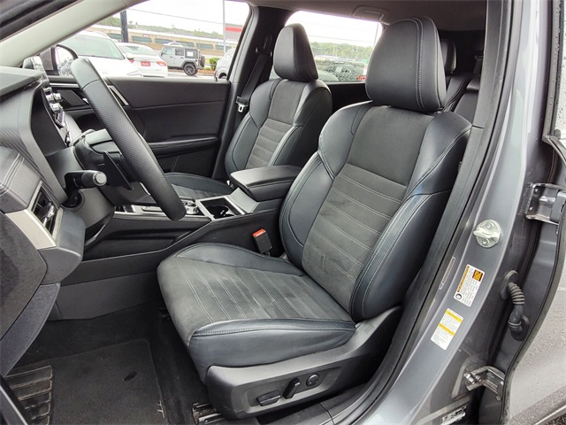 2024 Mitsubishi Outlander SE photo 7