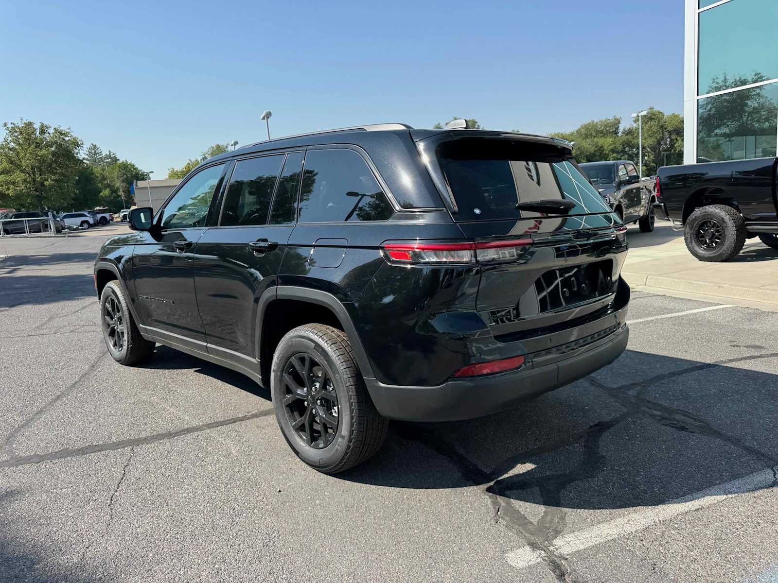 2025 Jeep Grand Cherokee Altitude X photo 3