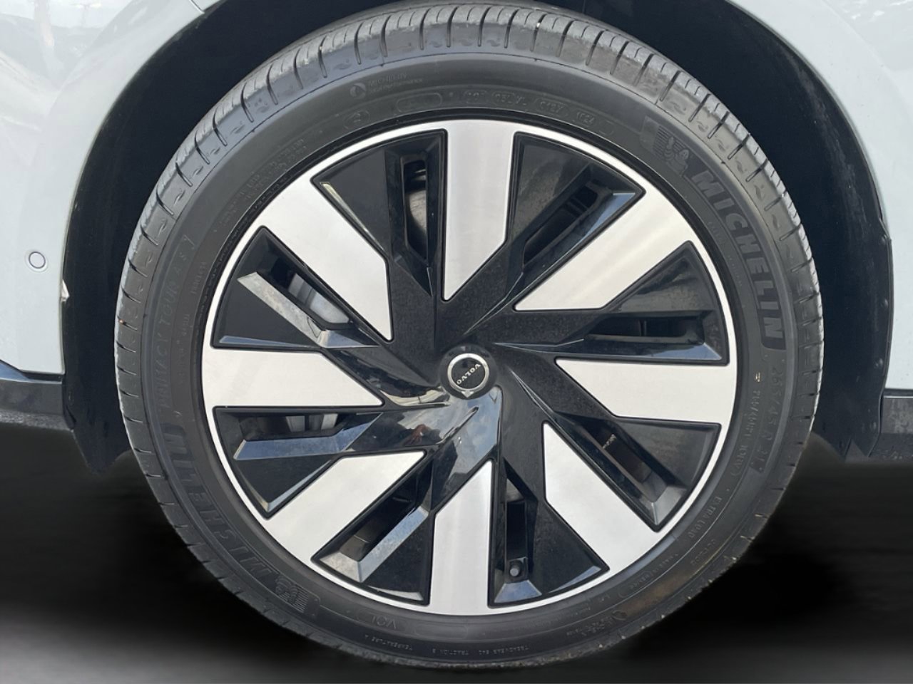 2025 Volvo EX90 Twin Motor Performance Ultra photo 30