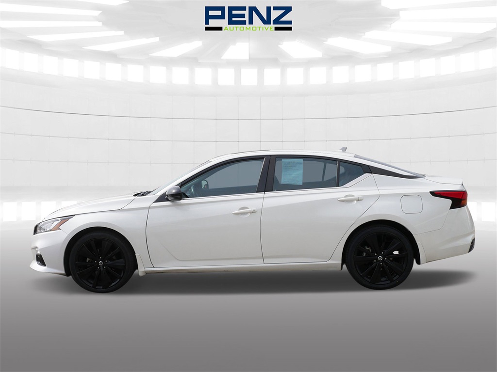2022 Nissan Altima 2.5 SR photo 4