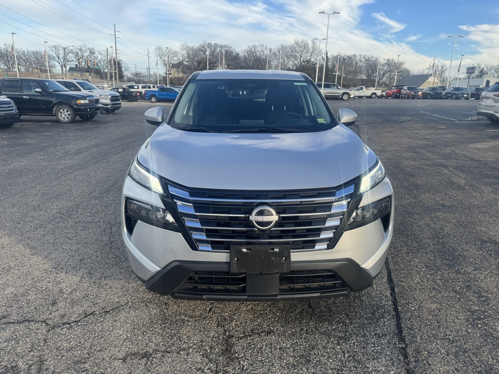 Used 2024 Nissan Rogue SV with VIN 5N1BT3BB0RC690422 for sale in Kansas City