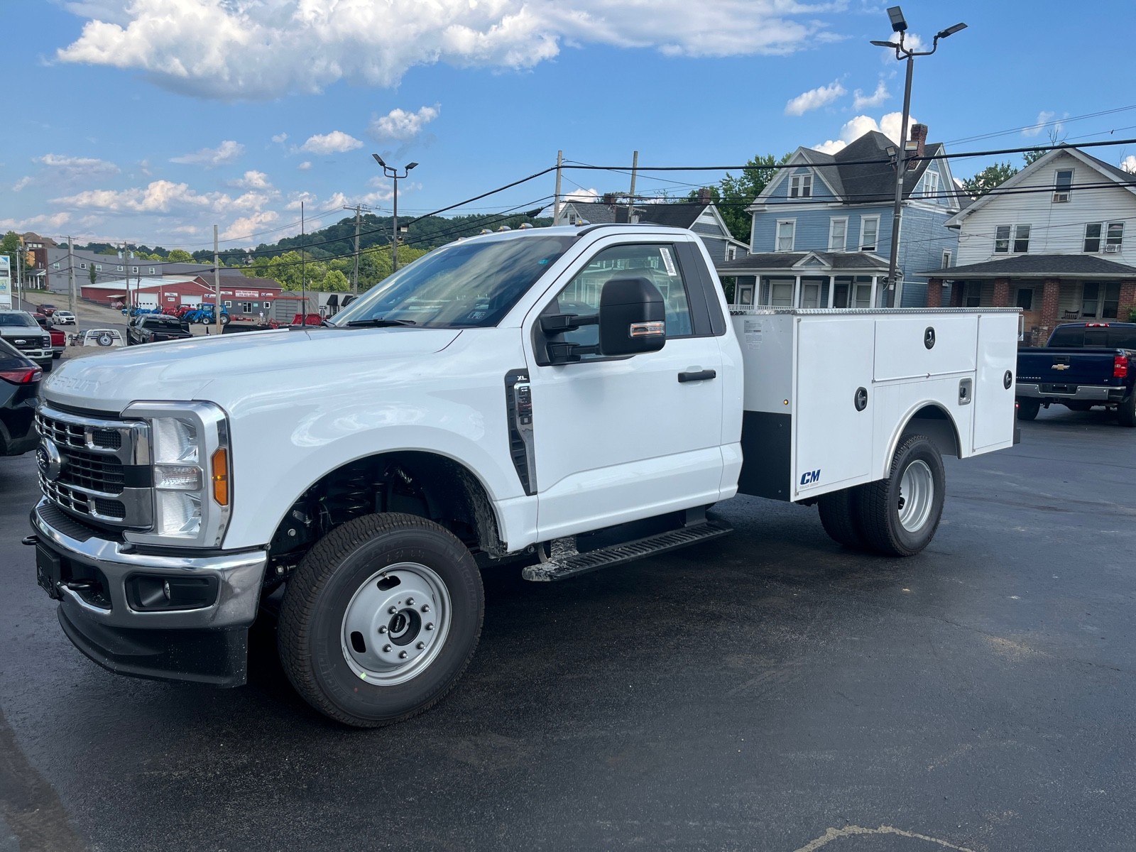 2025 Ford F-350 XL photo 2