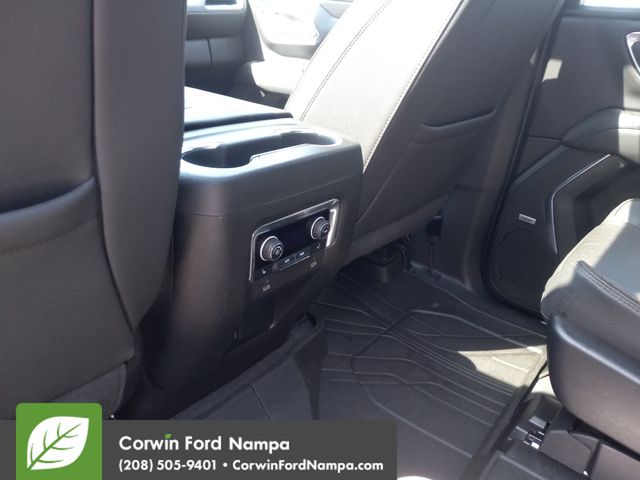 Used 2023 Green Chevrolet High Country image 31