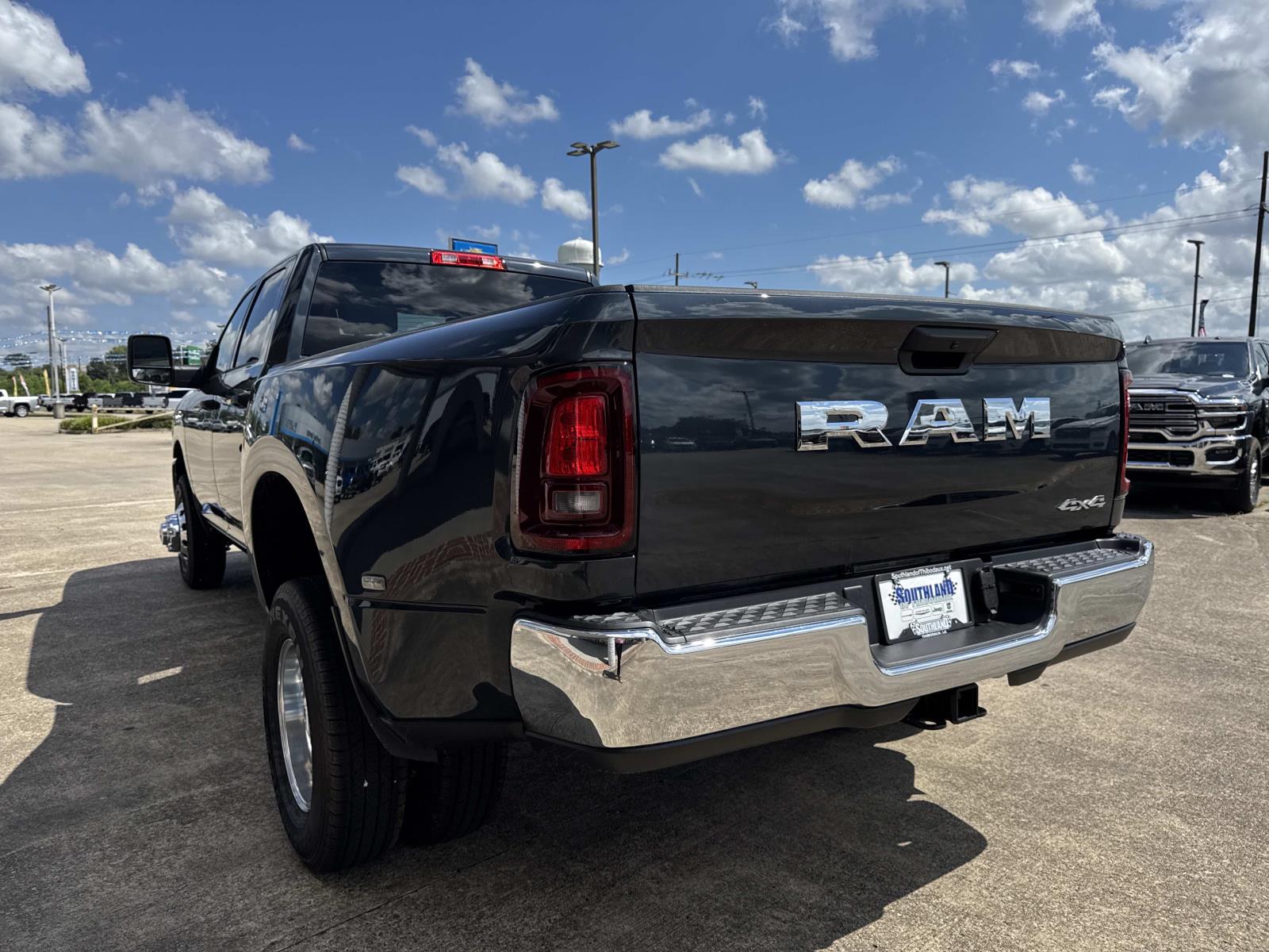 2026 Ram 3500 Tradesman photo 4