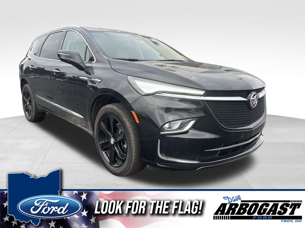 2024 Buick Enclave Essence's photo