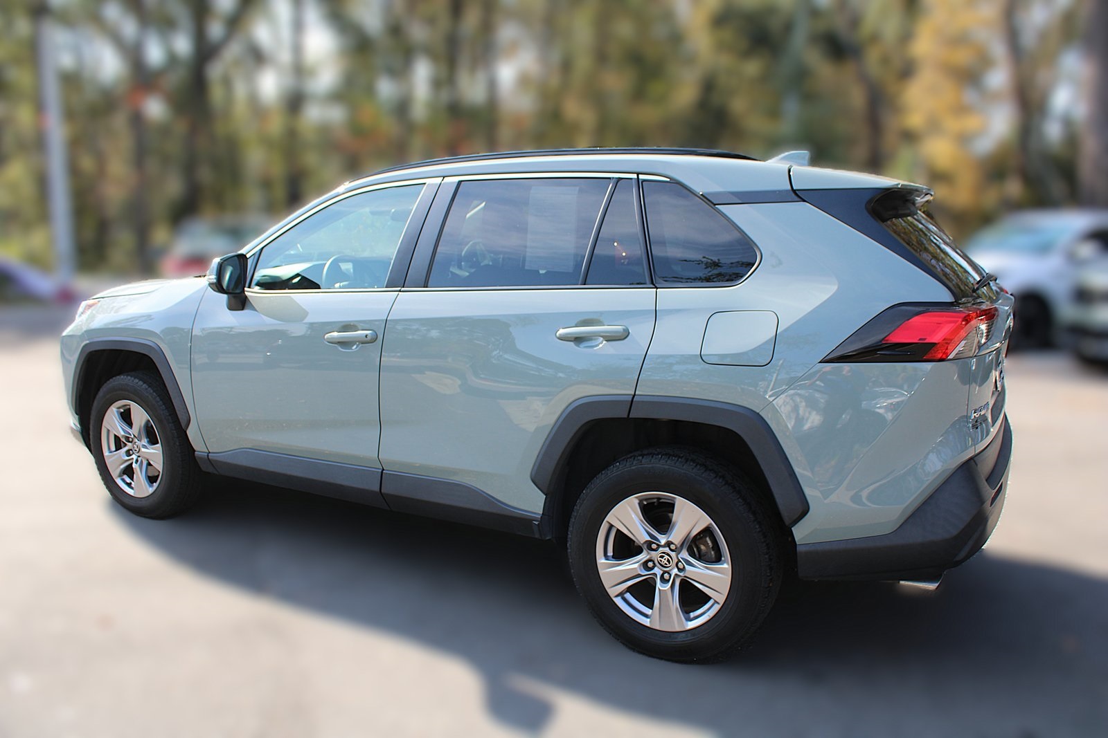 2022 Toyota RAV4 XLE photo 4
