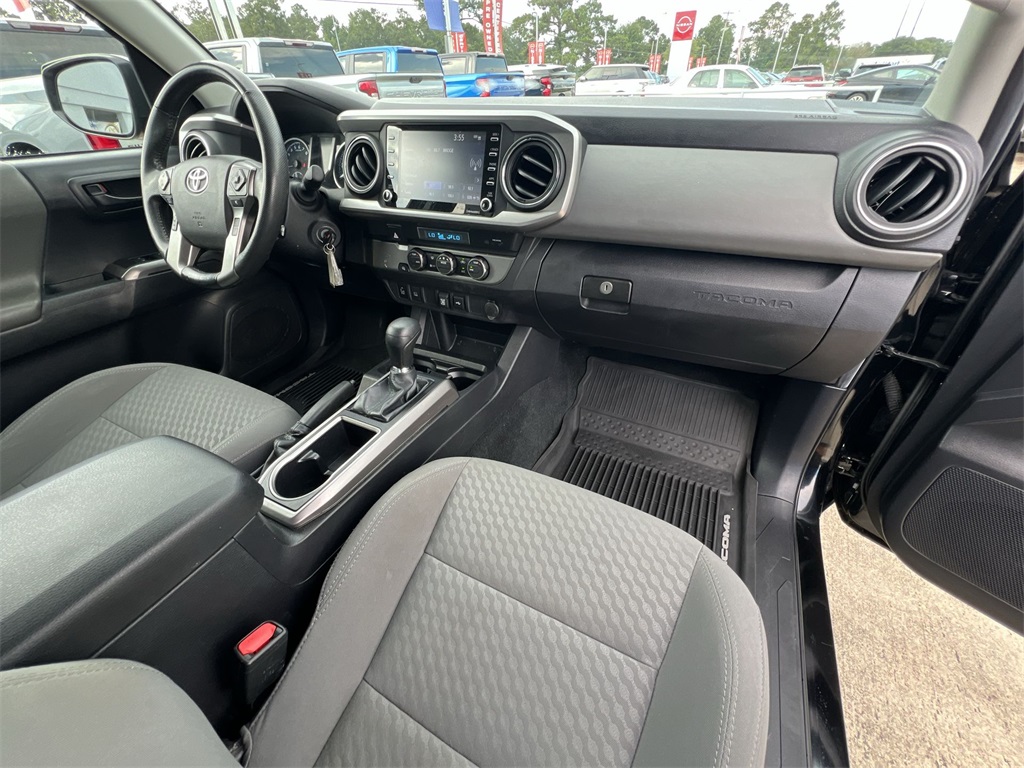 2022 Toyota Tacoma SR5 photo 34