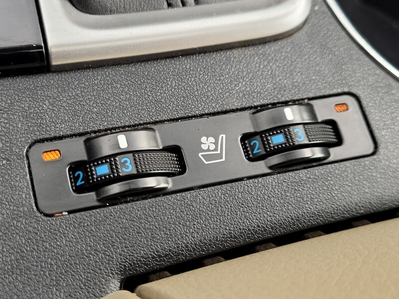 2015 Toyota Highlander Limited photo 21