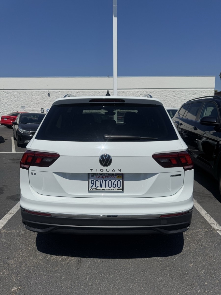 2022 Volkswagen Tiguan SE photo 3