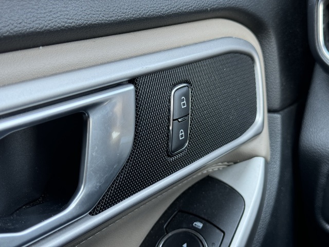 2021 Ford Explorer XLT photo 8