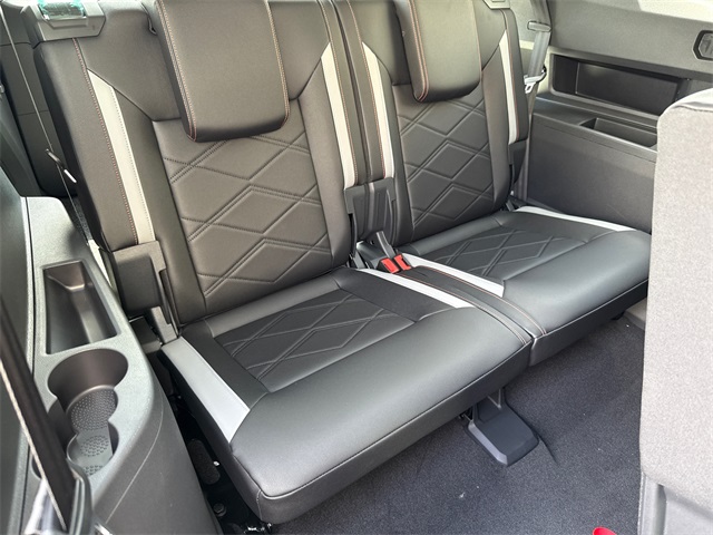 2025 Volkswagen Atlas Peak Edition SE photo 22
