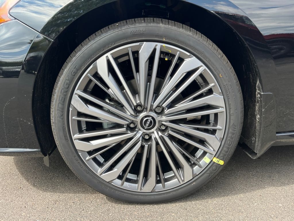 2025 Nissan Altima 2.5 SL photo 9