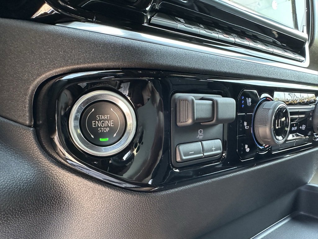 2025 Chevrolet Silverado 2500HD High Country photo 29