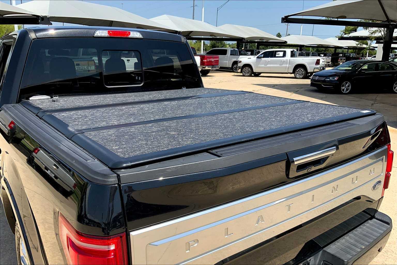 2015 Ford F-150 Platinum photo 28