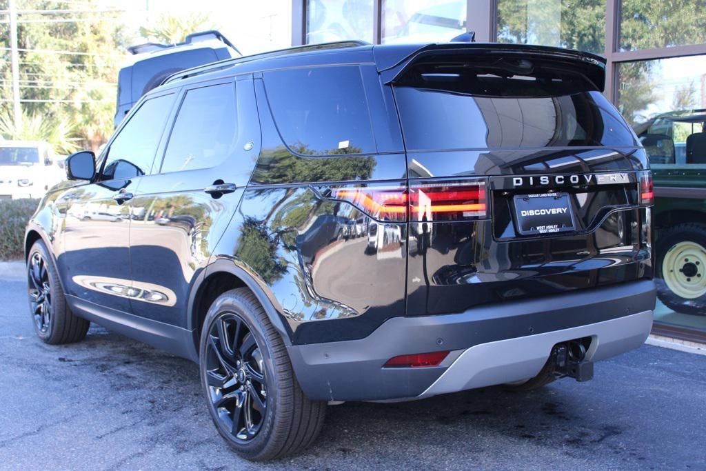 2025 Land Rover Discovery P300 S photo 3