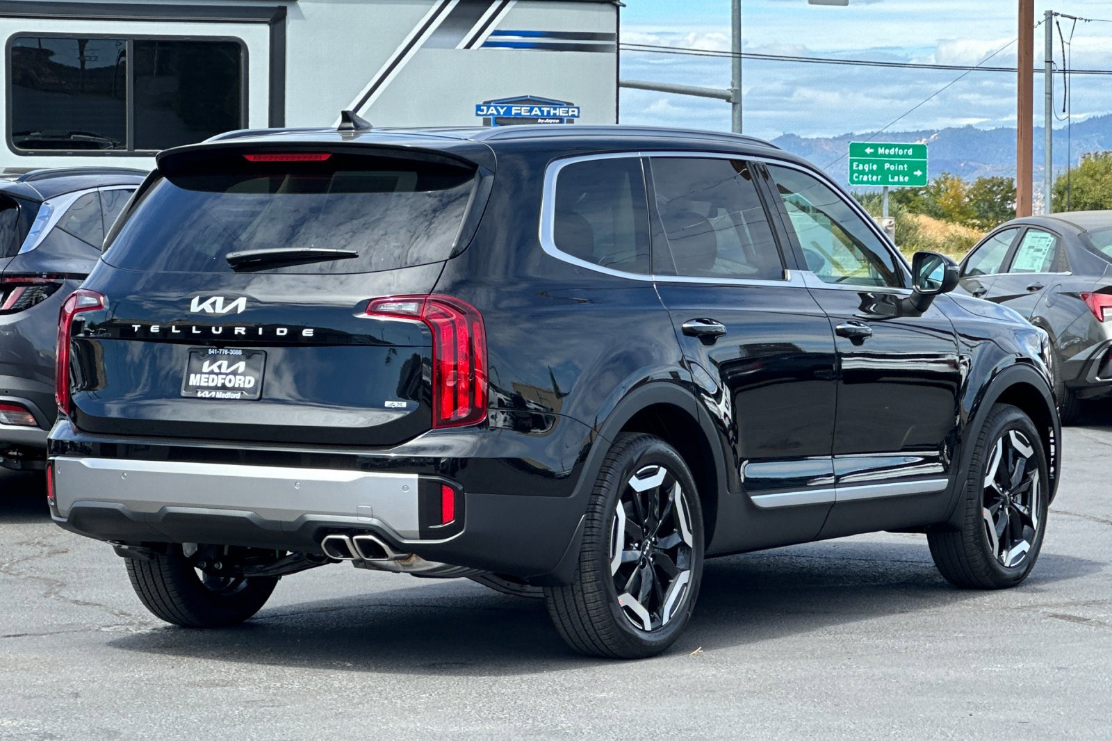 2025 Kia Telluride S photo 3