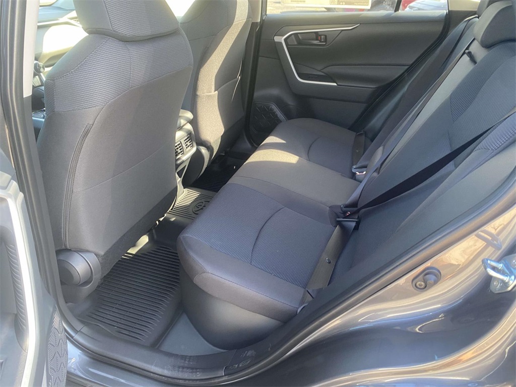 2025 Toyota RAV4 Hybrid LE photo 9