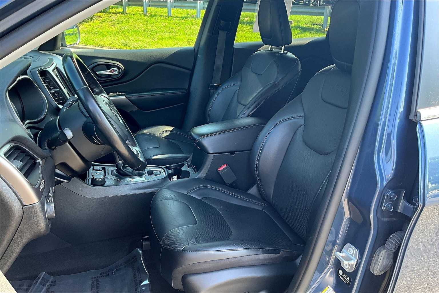 2021 Jeep Cherokee Latitude Lux photo 7