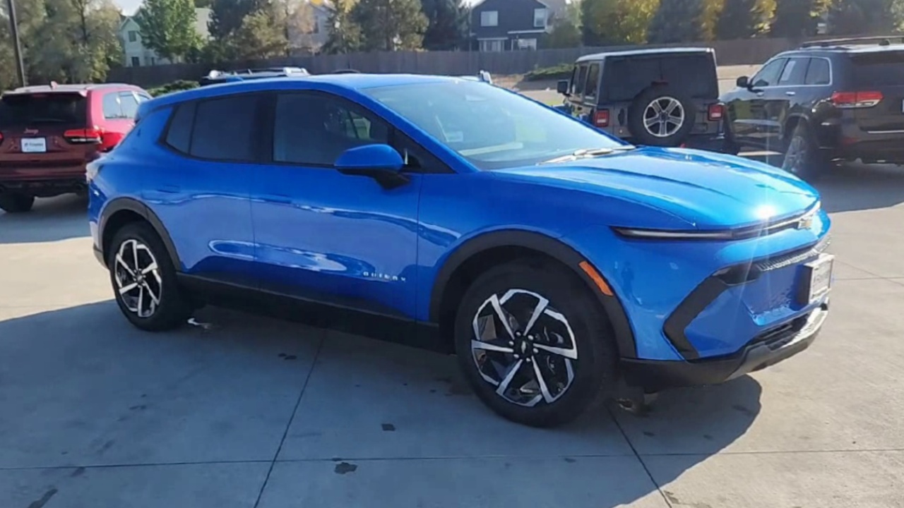 2026 Chevrolet Equinox EV 1LT photo 2
